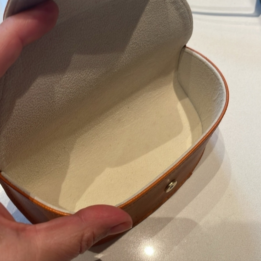 Tory Burch Black and Ivory Sunglasses NWT - Picture 5 of 6